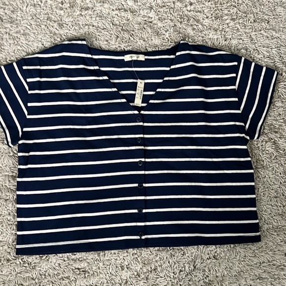 NWT Madewell V-Neck Button-Front Boxy-Crop Tee - Picture 3 of 5